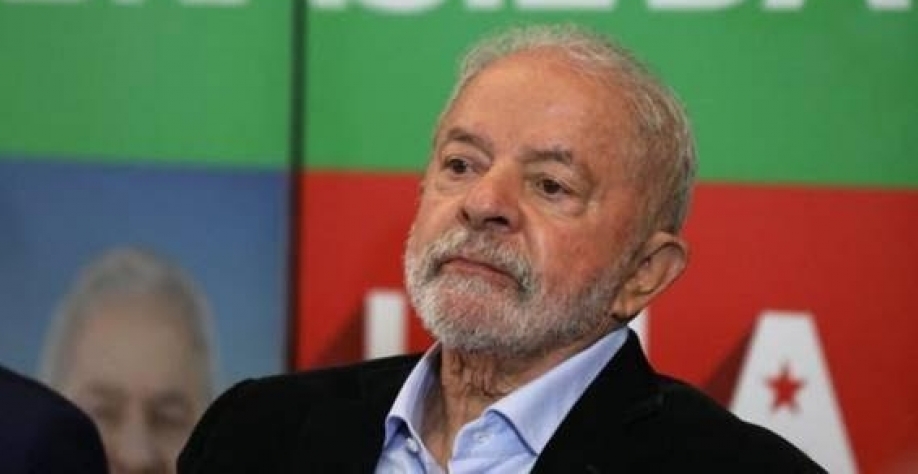 Juiz federal determina 48 horas para governo Lula e INSS se manifestarem sobre descontos indevidos em aposentadorias.