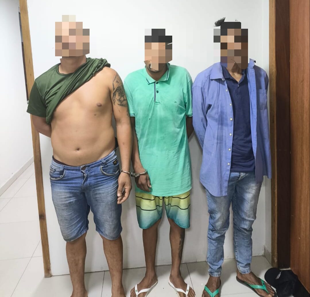 Polícia prende trio por tráfico de drogas no bairro Tropical, em Parauapebas