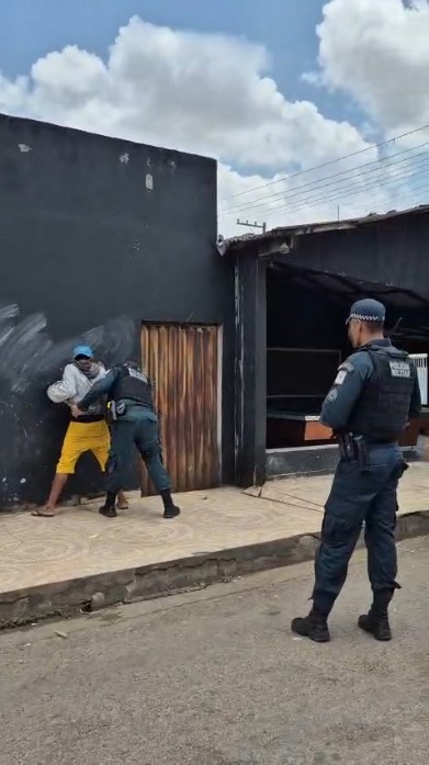 Polícia Militar realiza operação contra tráfico de drogas na Rua do Arame, em Parauapebas