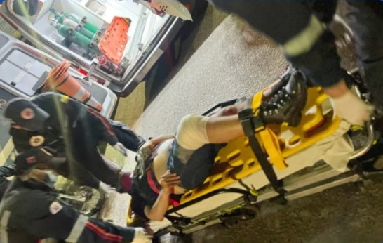 Homem atingido por disparo de arama de fogo durante abordagem em bar no bairro Guanabara, em Parauapebas